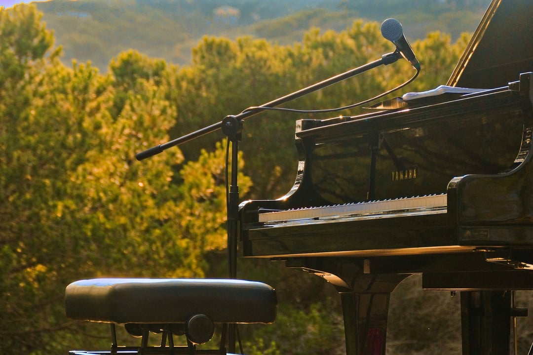 Sara Bareilles’ “Amidst the Chaos” Will Shine Brightest On Tour