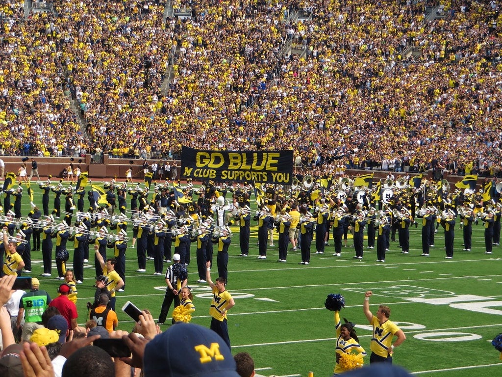How Many College Football Teams Are There?