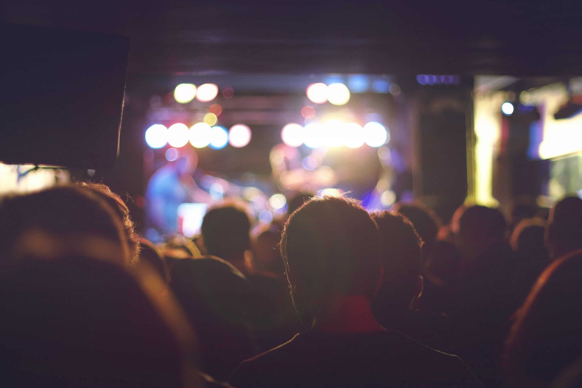 Floor Seats at Concerts | Are They Worth It?
